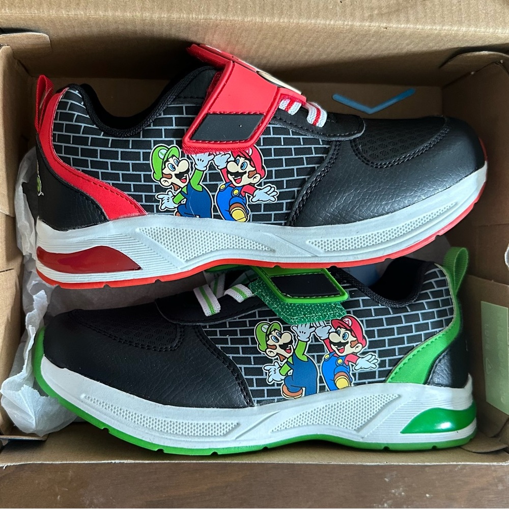 Super Mario Light Up Sneakers Ground Up Size 2 - Picture 2 of 8
